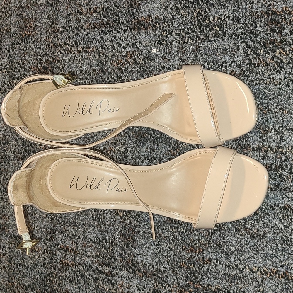 Size 8.5 Cream/Nude Heels